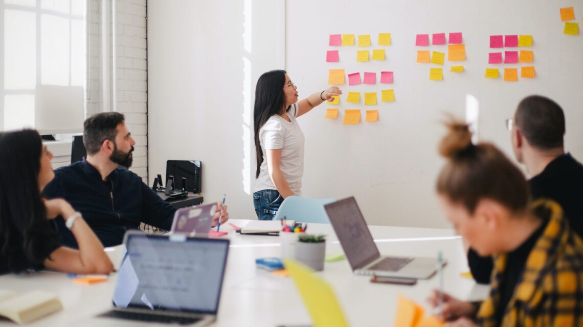 Affichage obligatoire en entreprise, un moyen de communication pratique !